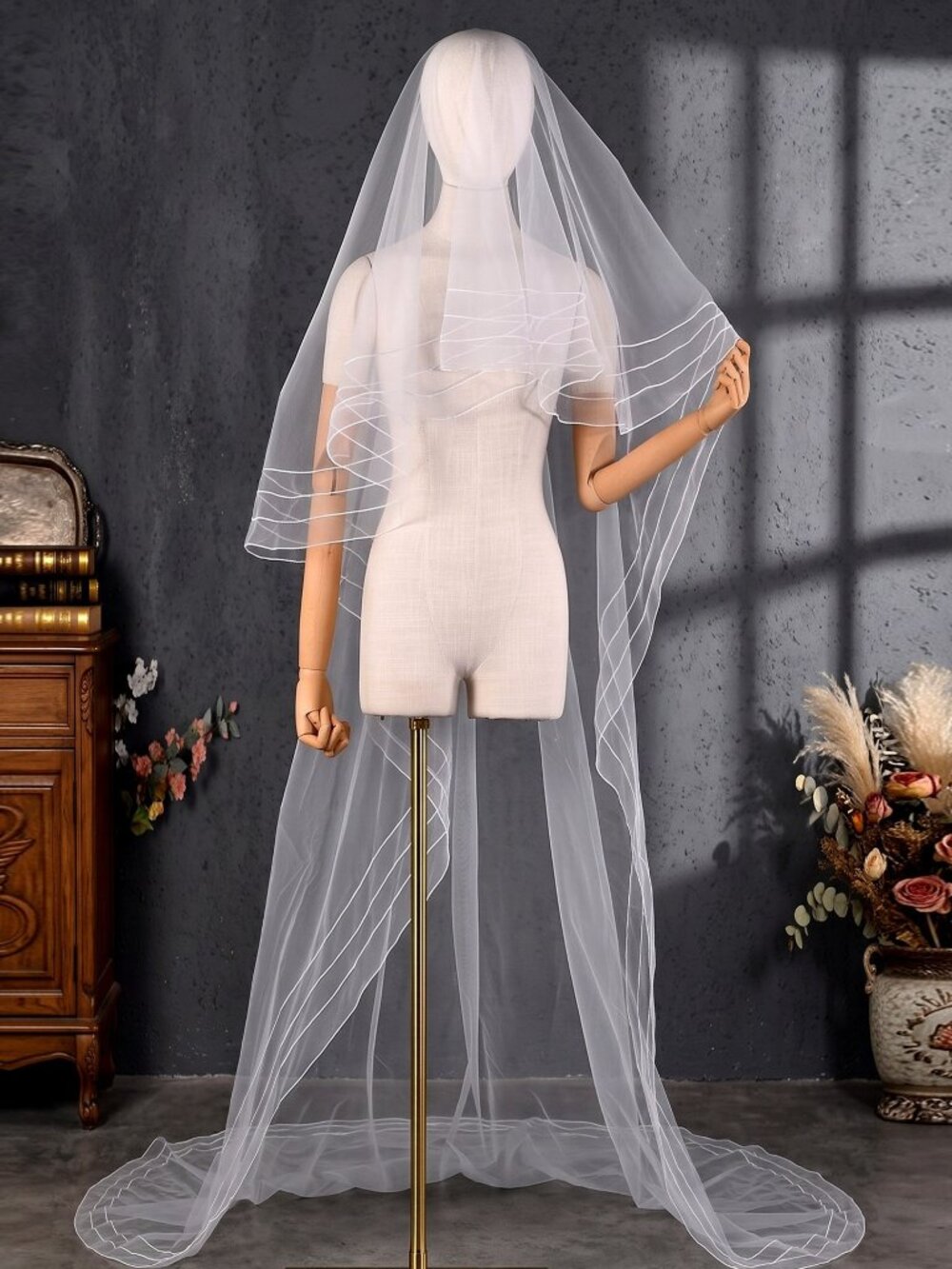 Elegant Flowing Chapel Length Wedding Veil Vintage Design No Comb